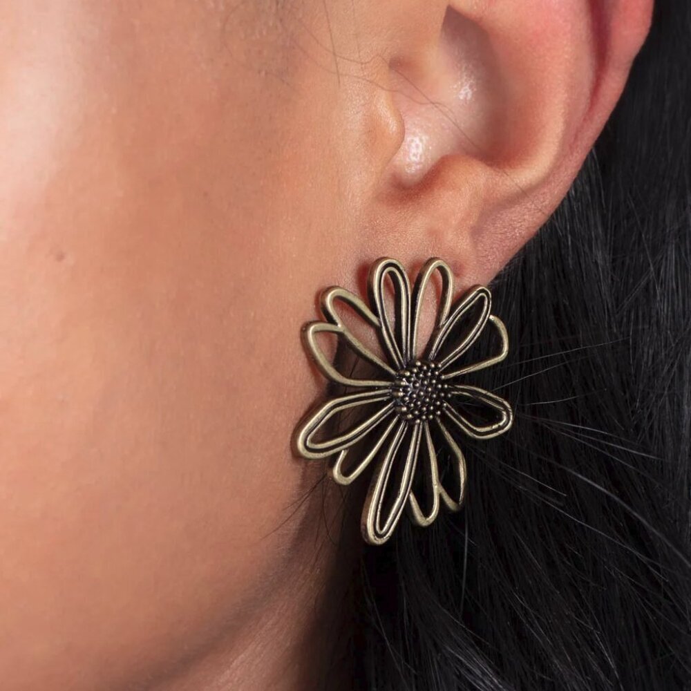 Paparazzi Jewelry Accessories - Artisan Arbor - Brass Earrings - Vintage